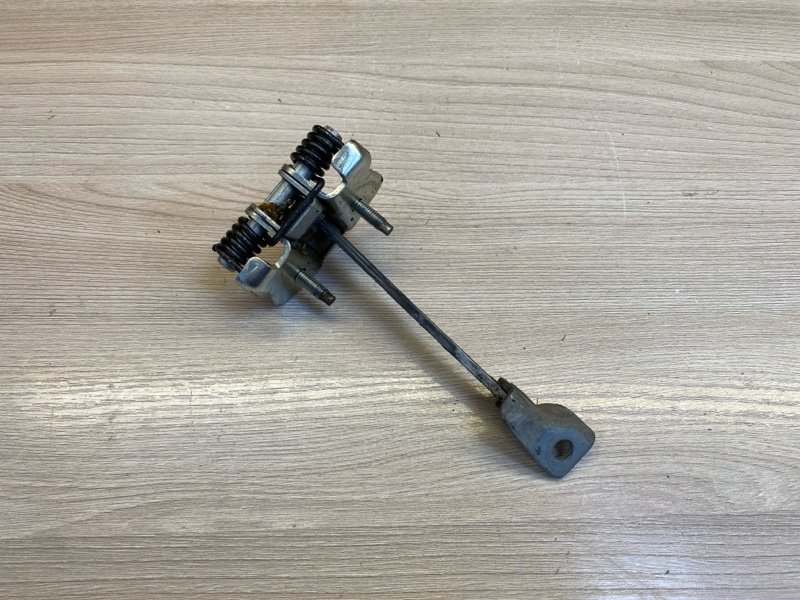 Ограничитель двери