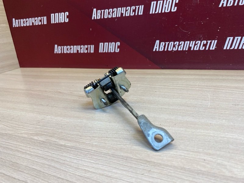 Ограничитель двери