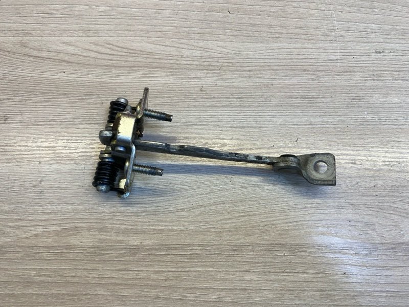 Ограничитель двери