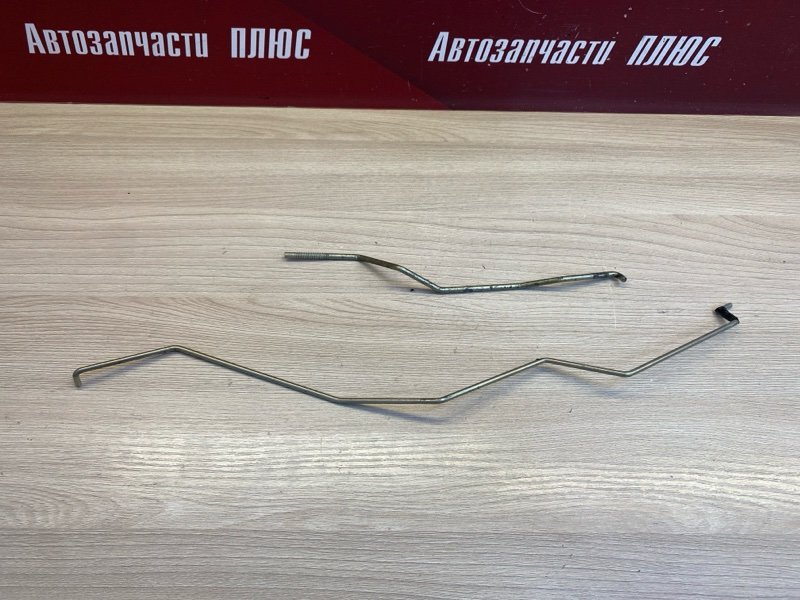 Тяга замка двери