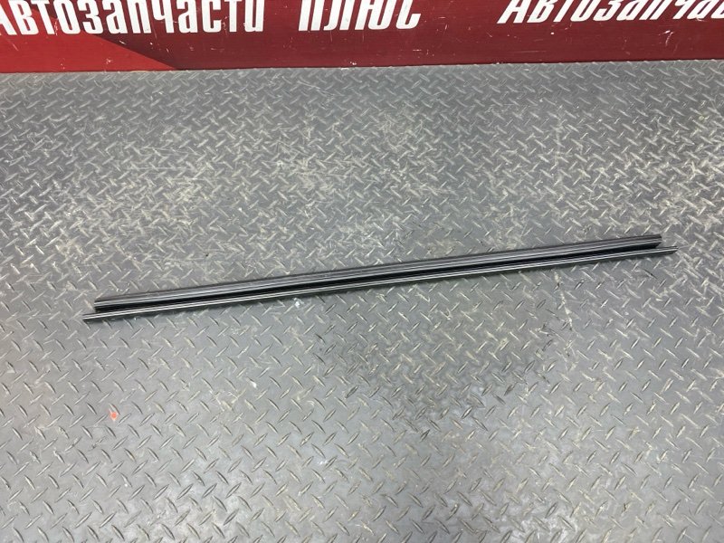 Уплотнитель стекла двери внутренний