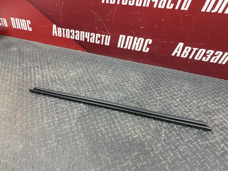 Уплотнитель стекла двери внутренний