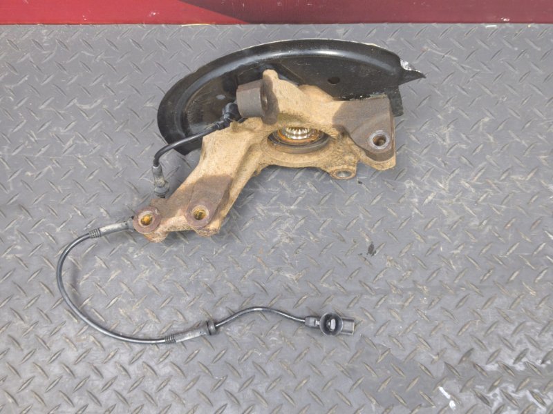 Кулак поворотный