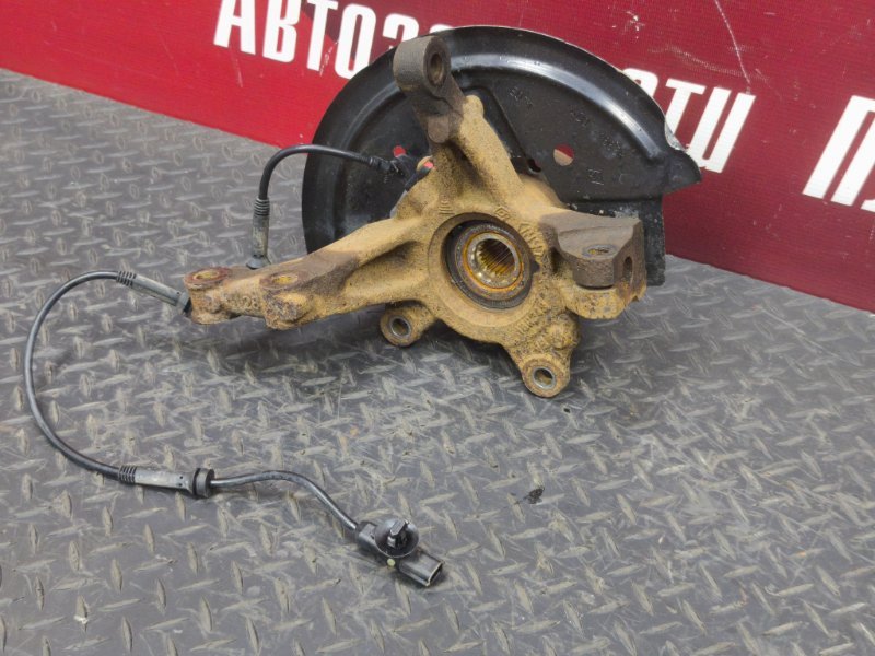 Кулак поворотный