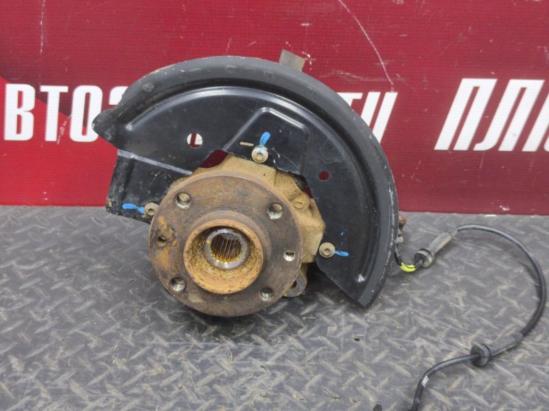 Кулак поворотный