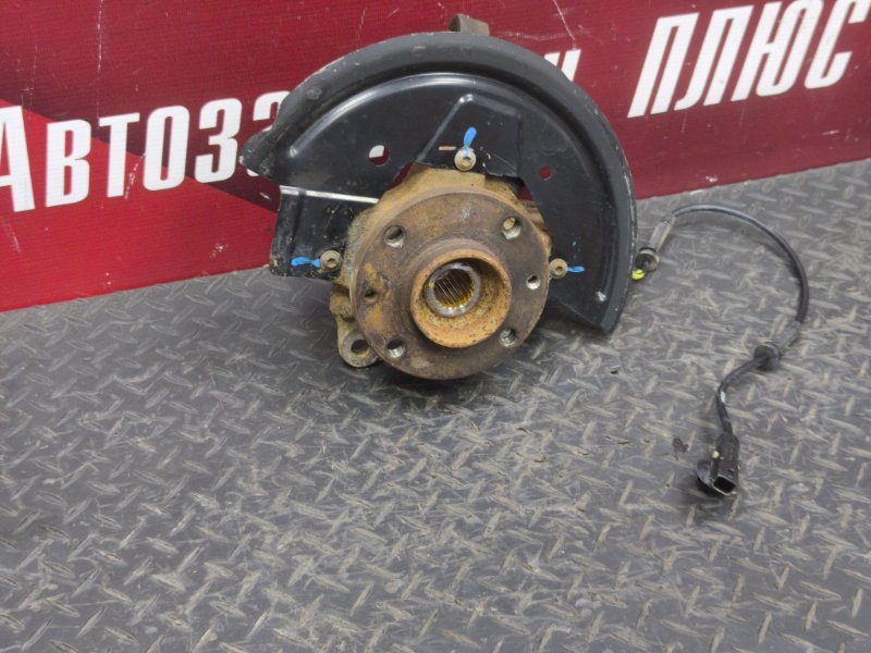 Кулак поворотный