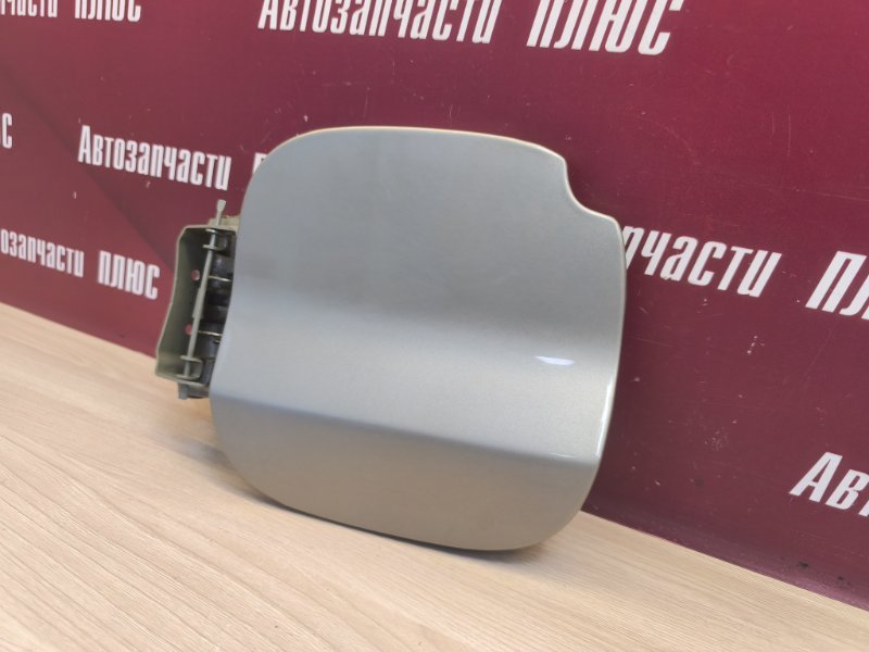 Лючок бензобака