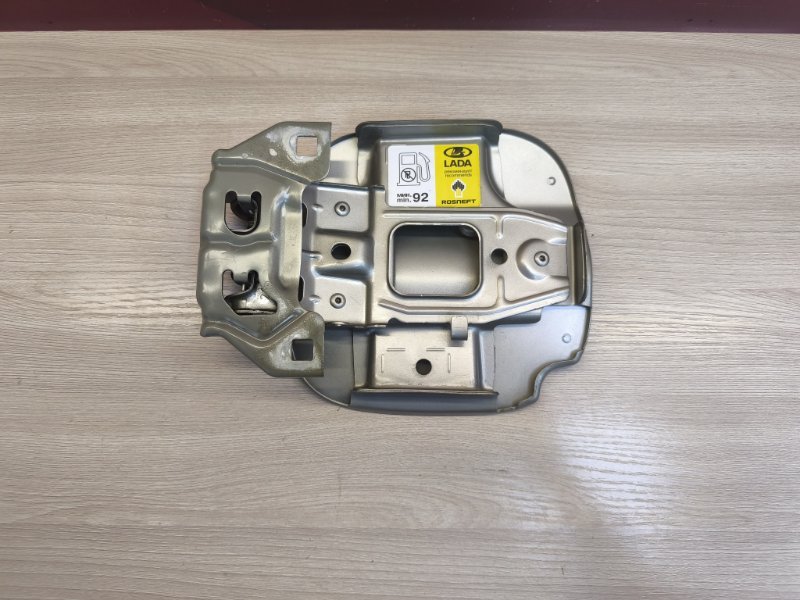 Лючок бензобака