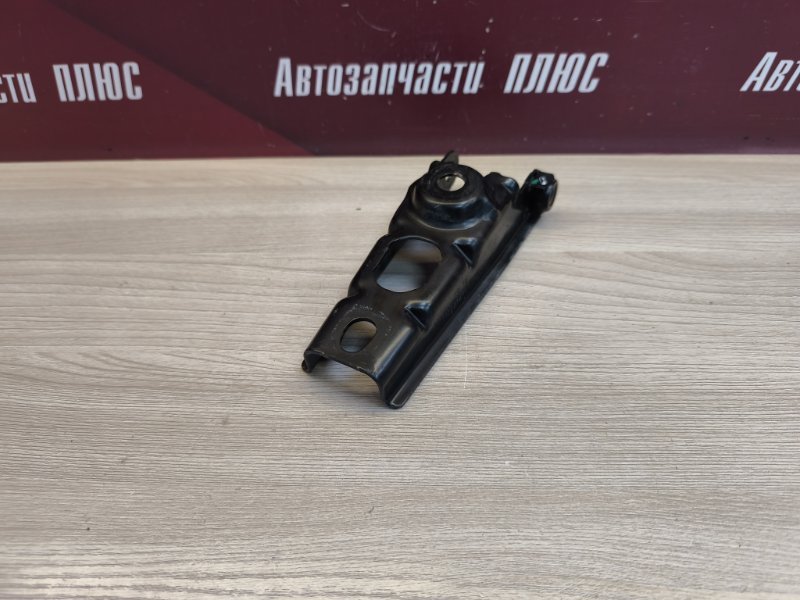 Кронштейн опоры двигателя