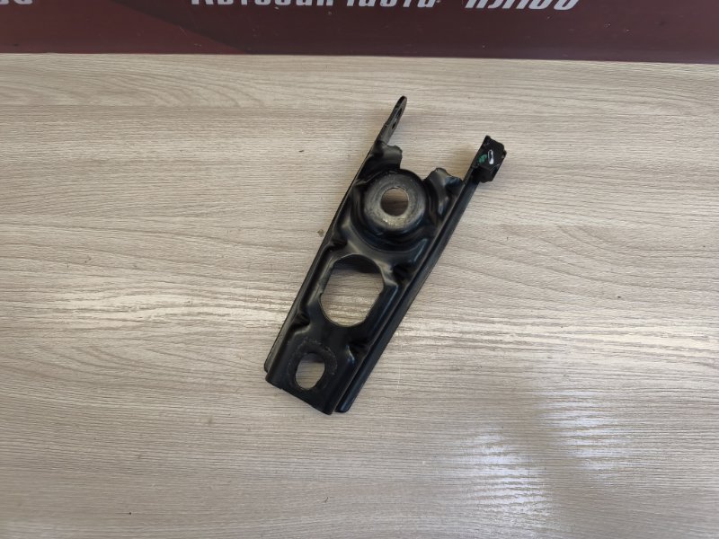 Кронштейн опоры двигателя