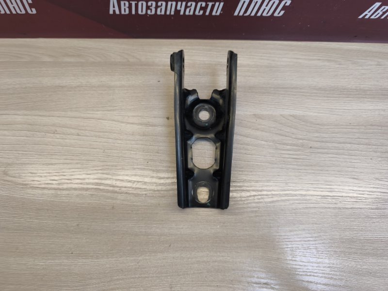 Кронштейн опоры двигателя