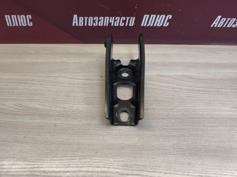 Кронштейн опоры двигателя