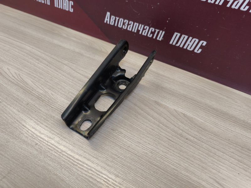 Кронштейн опоры двигателя