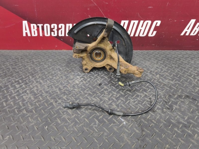 Кулак поворотный