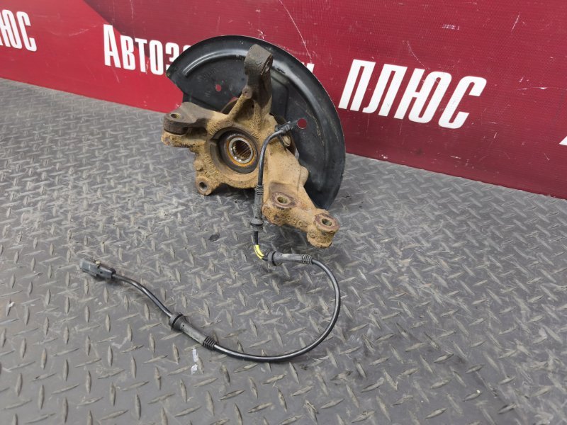 Кулак поворотный