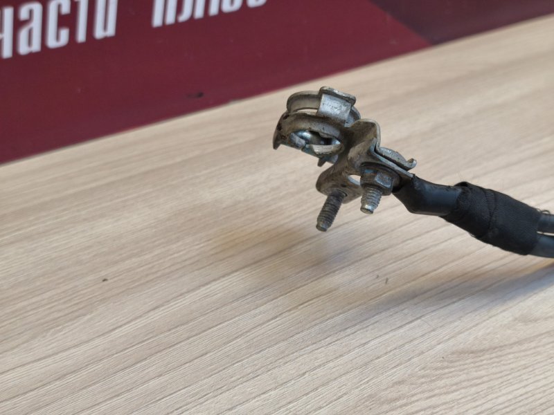 Клемма аккумулятора (минусовая)