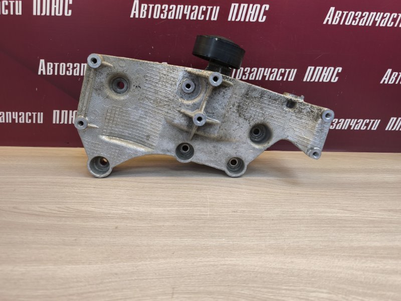 Кронштейн генератора