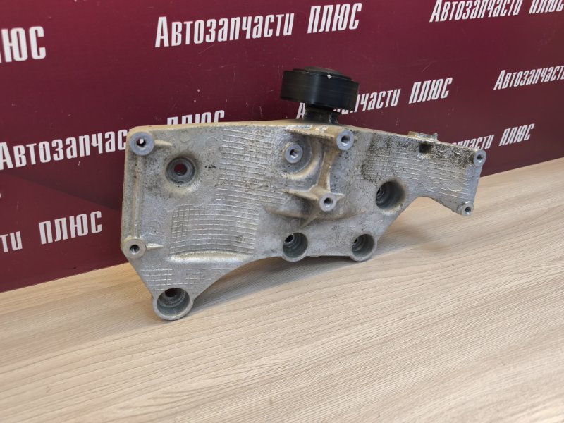 Кронштейн генератора