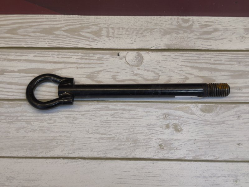 Буксировочный крюк