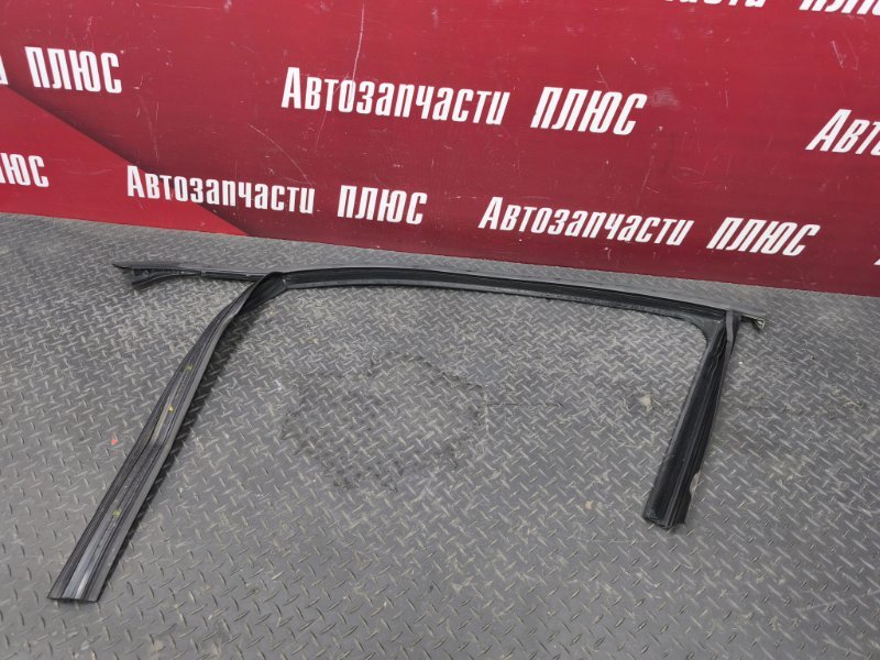 Уплотнитель рамки двери