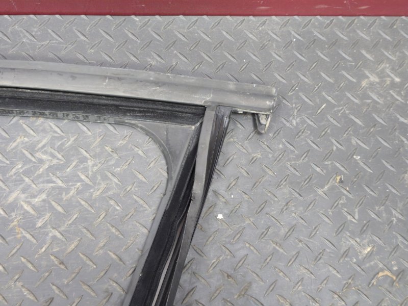 Уплотнитель рамки двери