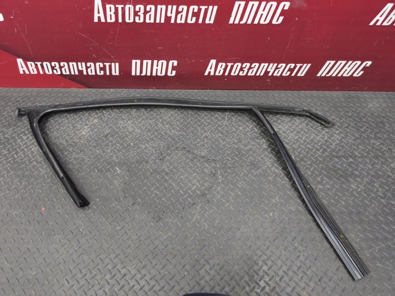 Уплотнитель рамки двери