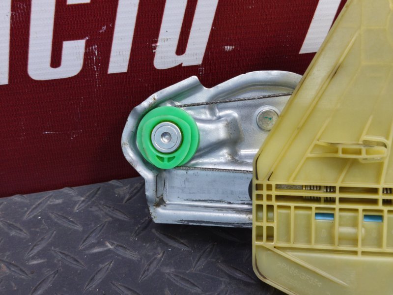 Стеклоподъемник    двери