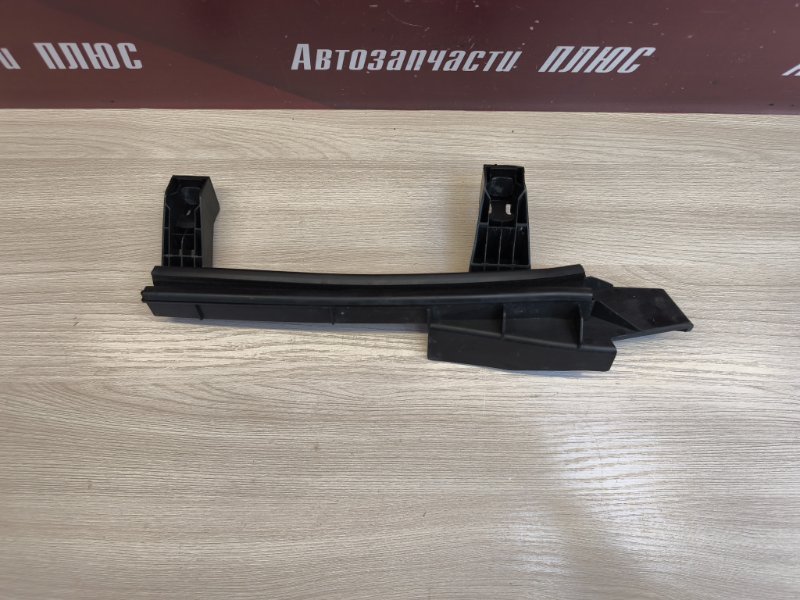 Направляющая стекла двери