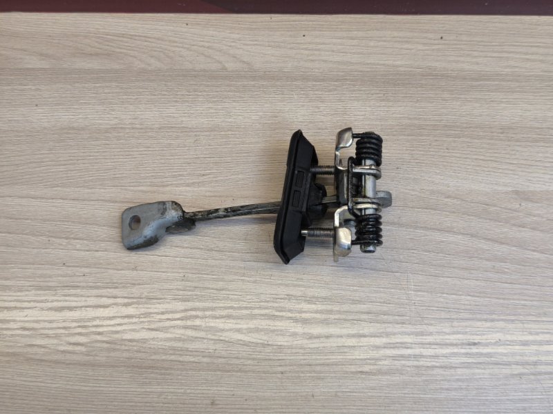 Ограничитель двери