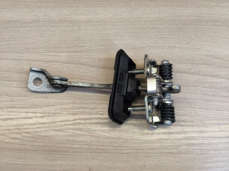 Ограничитель двери