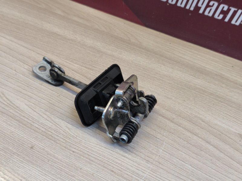 Ограничитель двери