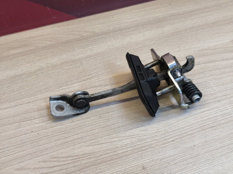 Ограничитель двери