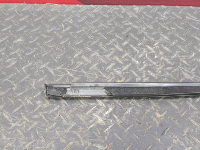 Уплотнитель стекла двери внешний