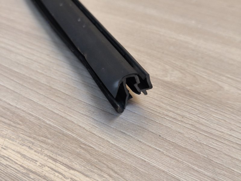 Уплотнитель стекла двери внутренний