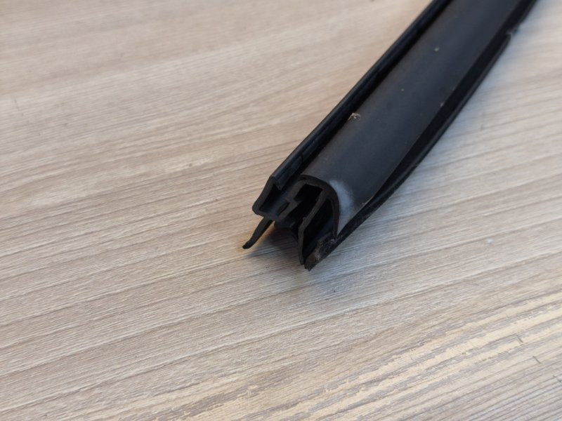 Уплотнитель стекла двери внутренний