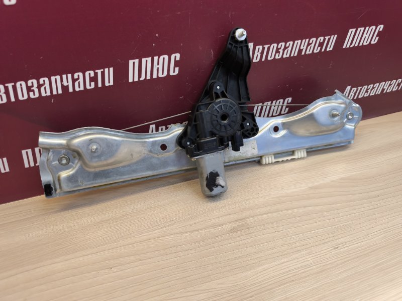 Стеклоподъемник    двери