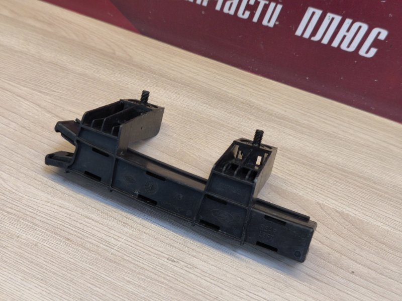 Направляющая стекла двери