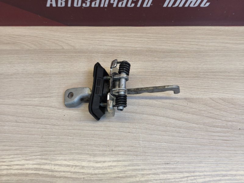 Ограничитель двери