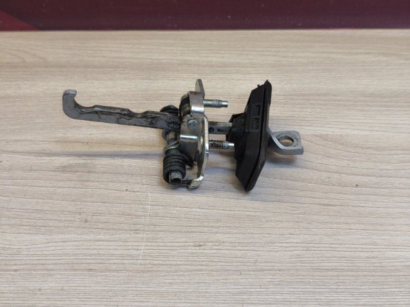 Ограничитель двери