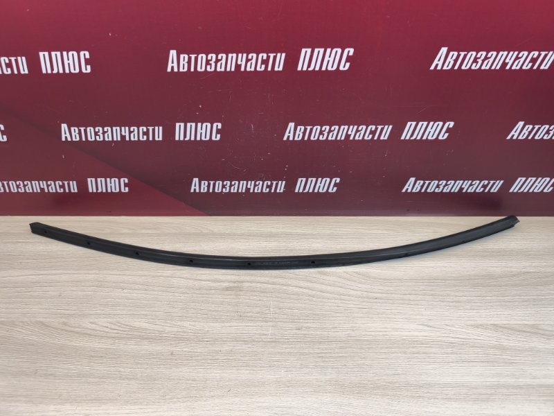Уплотнительная резинка боковой двери