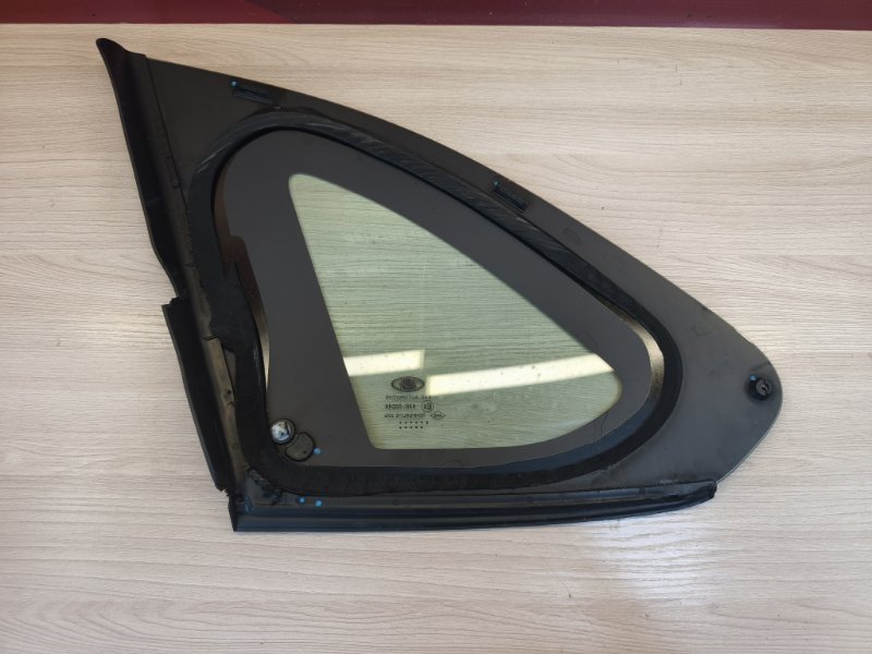 Форточка кузова