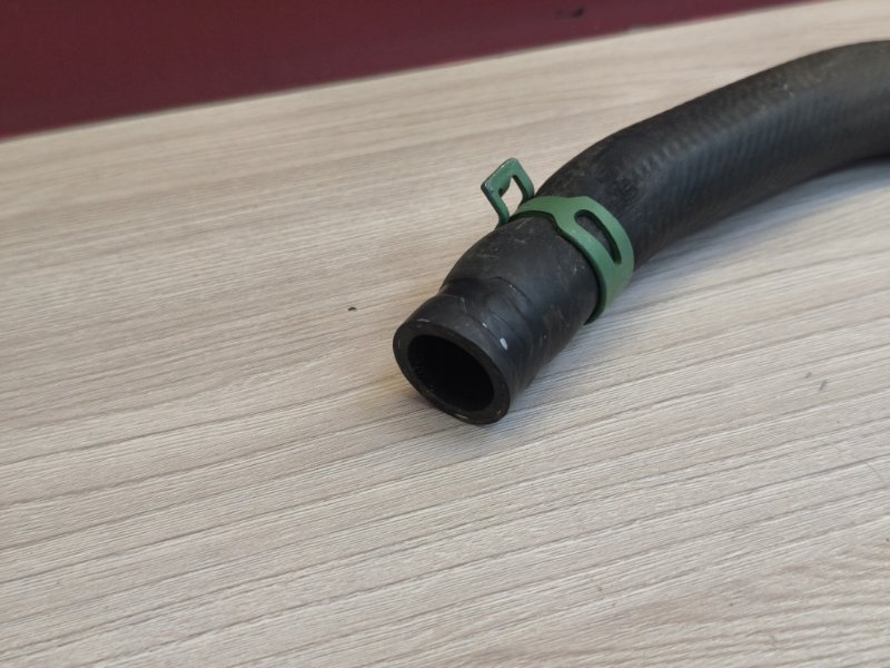 Патрубок радиатора