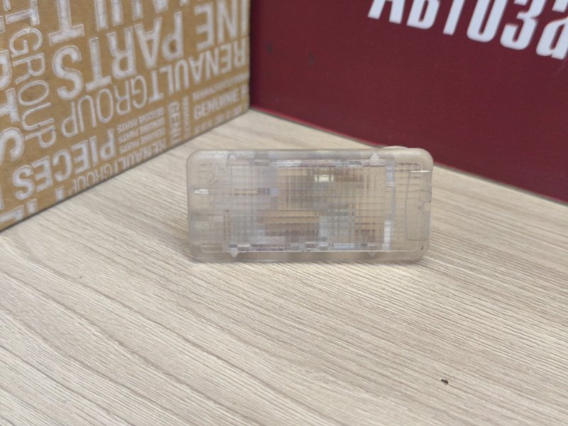 Плафон подсветки багажника