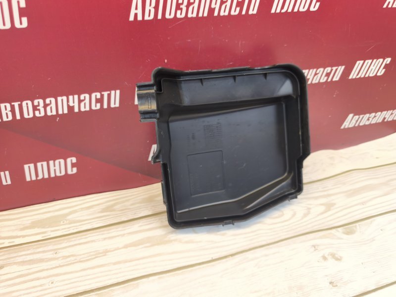 Крышка блока предохранителей