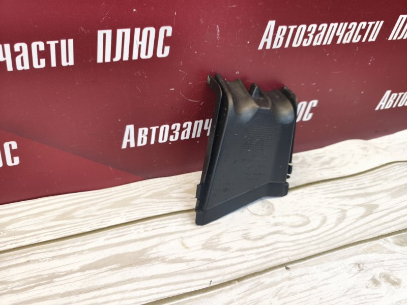 Крышка блока предохранителей