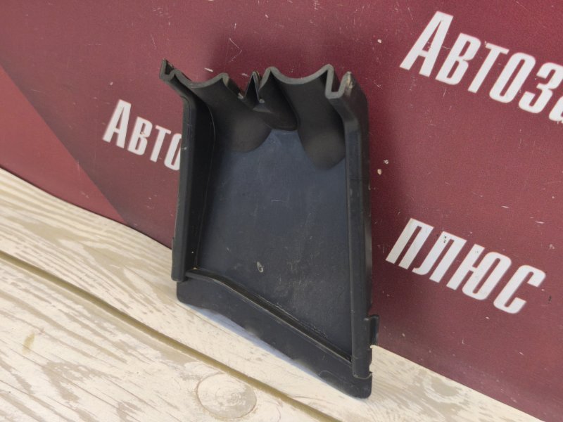 Крышка блока предохранителей