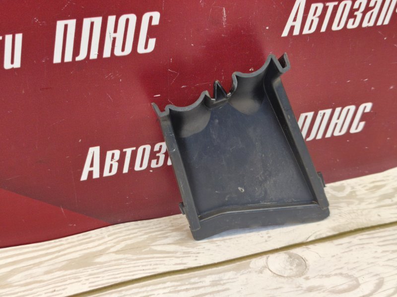 Крышка блока предохранителей