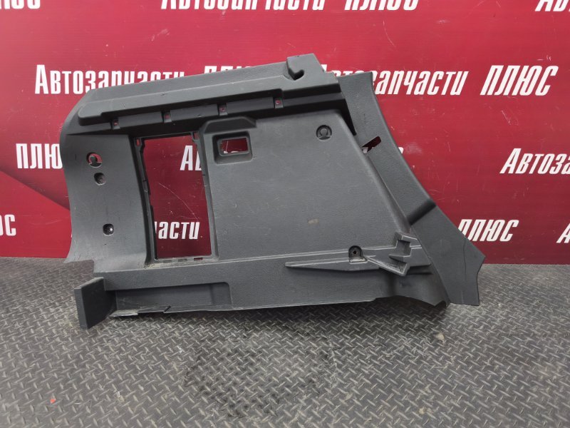 Обшивка багажника