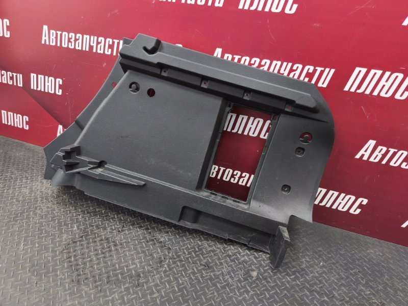 Обшивка багажника