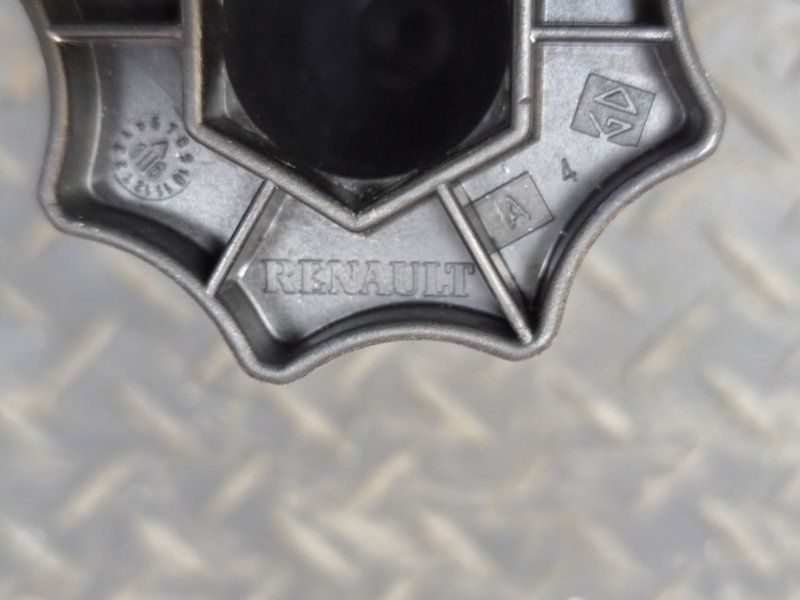 Крепление запасного колеса